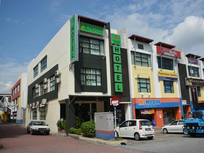 Putra One Avenue Hotel Seri Kembangan Exterior photo